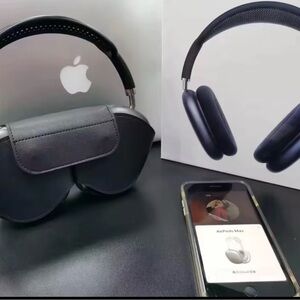 Apple AirPods Max in Sleek Black